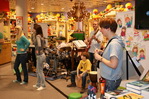 gal/2010/2010 Saitentwist Mayersche Duesseldorf 20.03/_thb_2010 Saitentwist Mayersche Duesseldorf 20.03. 060.jpg